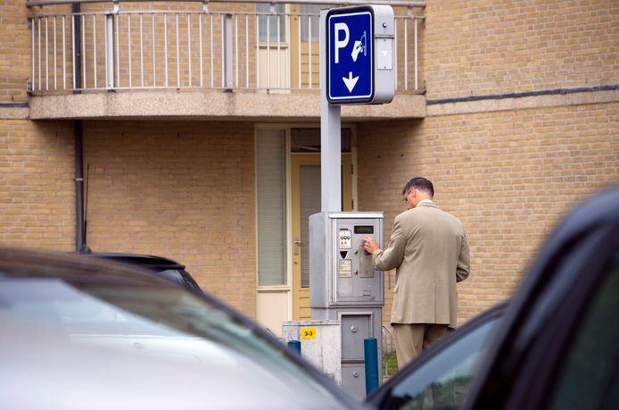 Een parkeerautomaat in Zoetermeer.