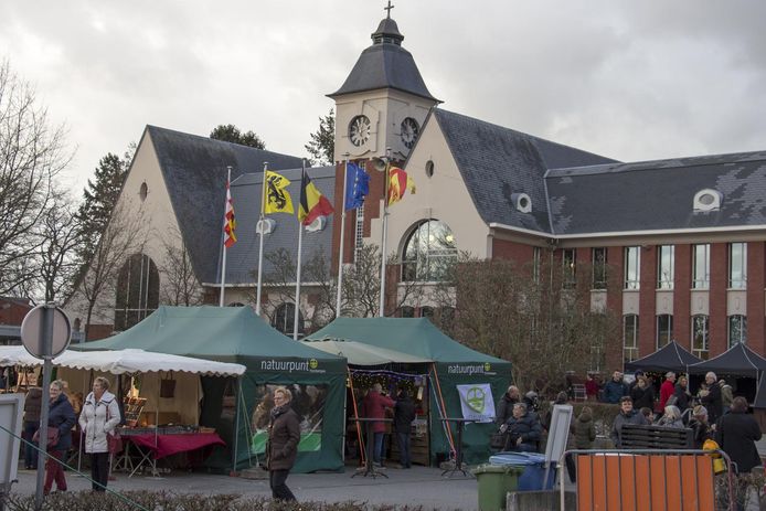 Twintig procent van de opbrengst van de kerstmarkt gaat naar goede doelen vzw Sportpret en vzw De Vijver