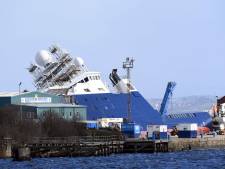 Un navire se renverse partiellement à cause du vent à Édimbourg, 25 blessés