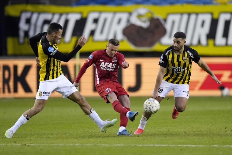 nakomelingen Barmhartig Kaarsen Vitesse wint prestigestrijd van tegenvallend AZ | Trouw