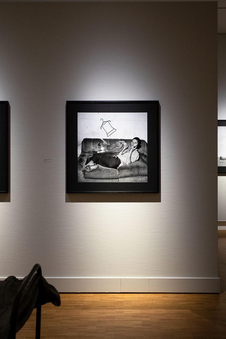 Roger Ballen, Eugene on the Phone (2000). Beeld Natascha Libbert