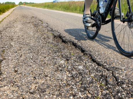 Dit is de slechtste weg van Zwolle (gemeente trekt miljoenen uit om asfalt in stad op te lappen)
