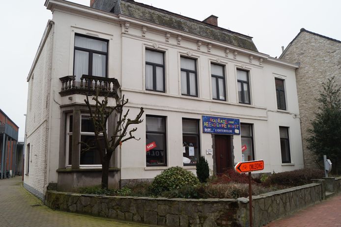 De kunstacademie van Lichtervelde blijft tot nader order dicht. Of er ooit nog les gegeven zal worden in het gebouw, is niet duidelijk.