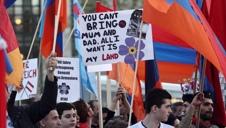 Betogers met Armeense vlaggen in Wenen Beeld reuters