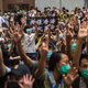 ▶︎ Hongkong opnieuw in rep en roer: politie pakt 300 mensen op op grond van nieuwe veiligheidswet uit China