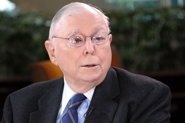 Investment veteran Charlie Munger warns of ‘a storm in the US real estate market’