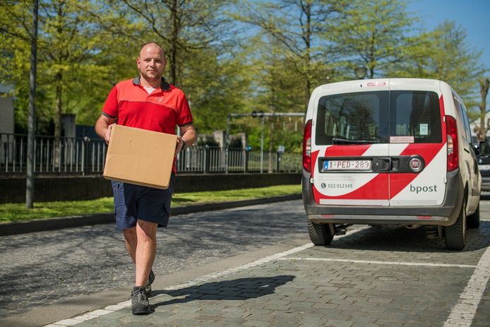 Ook als postbode kan je carrière maken | Werk | hln.be