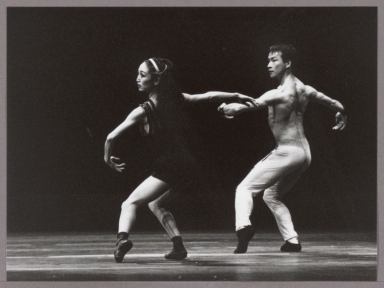 Caroline Sayo Iura en Bruno Barat in Spiegels Bevriezend (1995) Beeld Jorge Fataurs