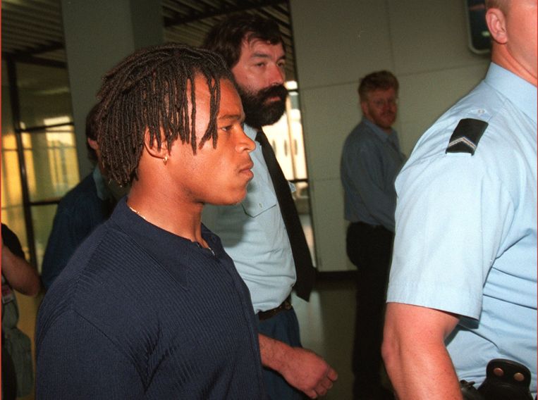 De Nederlander Edgar Davids verlaat het EK in 1996. Beeld ANP