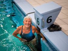 Sluiting geliefd bad houdt Tiny (80) uit Apeldoorn bezig, passionele zwemster gaat Sprenkelaar missen