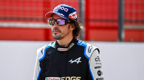 Alonso wurmt zich op z’n 39ste weer in F1-bolide