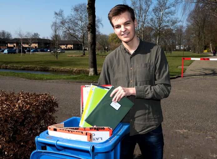 Pieter Lossie uit Harmelen kan zijn schoolboeken wel bij het oud papier gooien. De eindexamenkandidaat en voorzitter van het LAKS was de afgelopen weken nauw betrokken bij de beslissingen die onderwijsminister Arie Slob moest nemen over onder andere het centraal eindexamen.