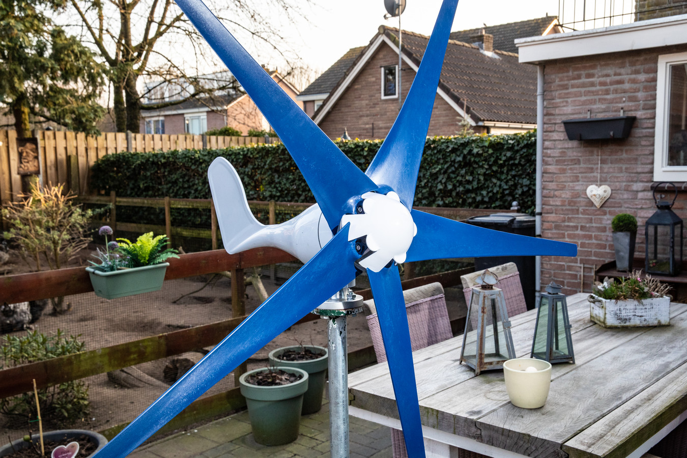 Mini-windmolens plaatsen bij je huis? Deze Okkenbroekers lukt het niet ...