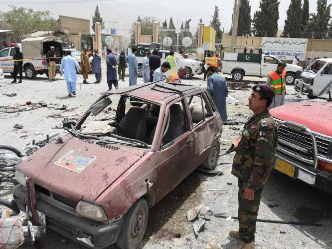 IS eist zelfmoordaanslag nabij stemlokaal in Pakistan op: minstens 31 doden en 70 gewonden