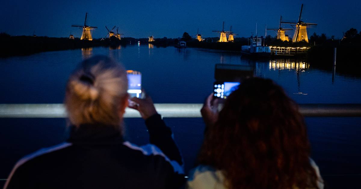 Molens Kinderdijk begin september in verlichte pracht te bewonderen | Molenlanden