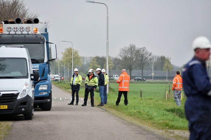 In een transportleiding tussen Rotterdam en Venlo is bij Udenhout een lekkage ontstaan.