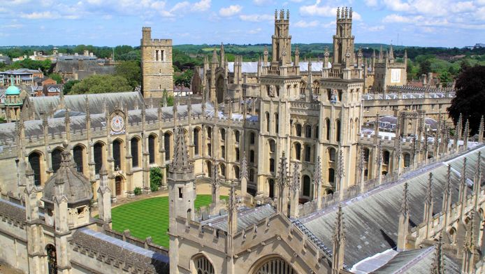 De jaarlijkse wereldranglijst van het gespecialiseerde Londense magazine Times Higher Education wordt net als vorig jaar aangevoerd door de universiteit van Oxford.