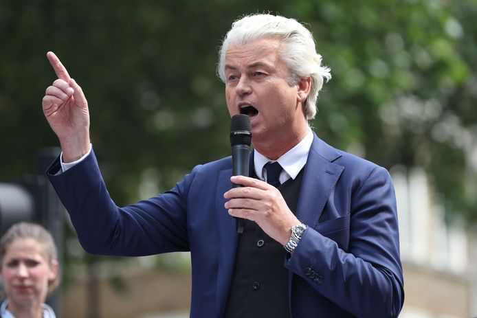 De extreemrechtse politicus Geert Wilders brengt morgen een bezoek aan Antwerpen waar hij zal speechen voor Vlaams Belang-aanhangers.