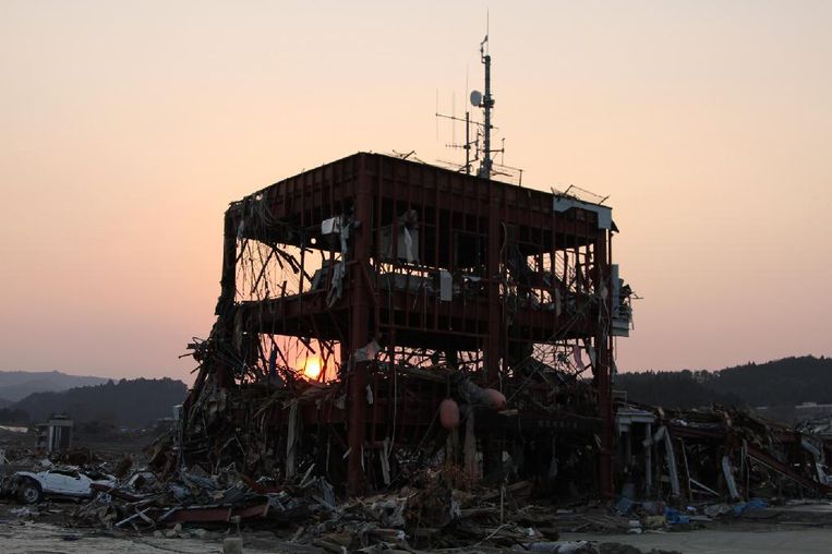 Minamisanriku, Japan, 2011, na de aardbeving en tsunami.   Beeld Getty