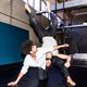 Vliegend de zaal door: choreografen brengen steeds vaker acrobaten naar de dansvloer