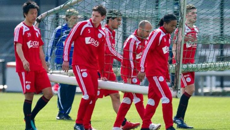 naakt Plicht Beknopt Ajax met Emanuelson in eerste bekerfinale | Het Parool