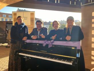 Lien (33) wint gloednieuwe piano tijdens slotfeest 123-piano: “Het leven is al een uitdaging geweest”
