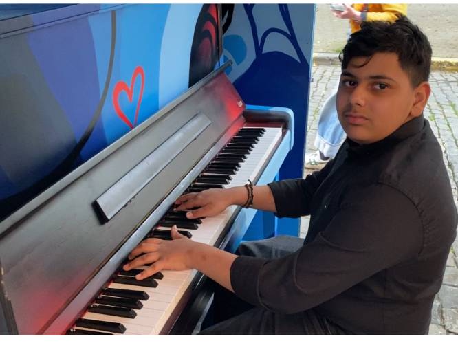 Toen Sioen hem per toeval hoorde, viel hij bijna achterover: Ondrej (14) leerde zichzelf piano spelen dankzij... YouTube
