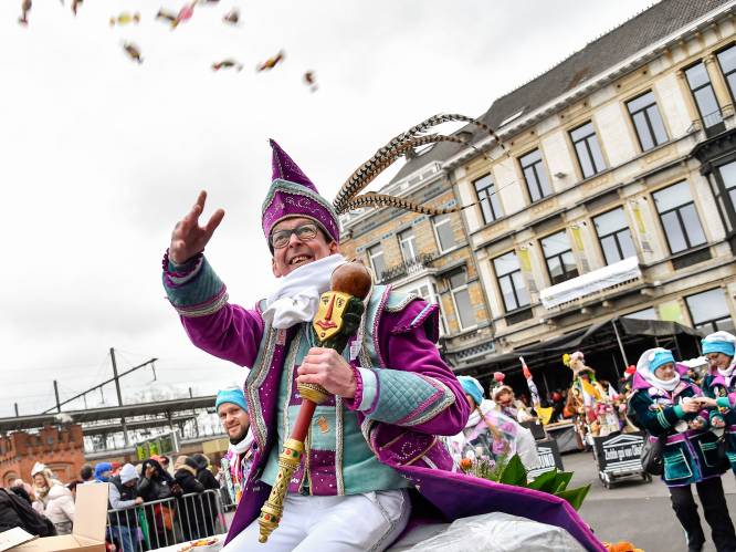 “Het zag er goed uit voor Aalst carnaval, maar toen kwam de omikronvariant”: trekt burgemeester D’Haese vandaag streep door hét volksfeest bij uitstek?