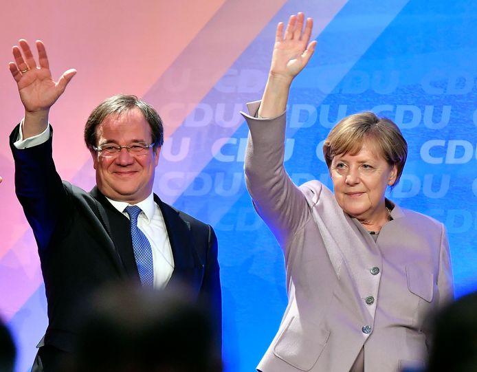 Armin Laschet maakt volgens Duitse media grote kans om CDU-voorzitter te worden en mogelijk Merkel op te volgen als bondskanselier.