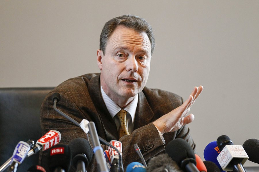 Eric Maillaud, le procureur de la république d'Annecy, avait rappelé lors de sa conférence de presse que "la tuerie de Chevaline n'est pas élucidée" et qu'il tenait au principe de présomption d'innocence.