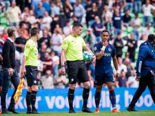 Arbiter Jeroen Manschot hekelt ‘stel gekken’ van Groningen: ‘Zag zelfs dat de LED-boarding in de fik vloog’