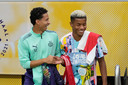 Mauro Júnior in augustus met David Neres tijdens de strijd om de Johan Cruijff Schaal.