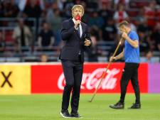 Van der Sar verschijnt eindelijk voor de pers, maar roept met zijn optreden alleen maar meer vragen op