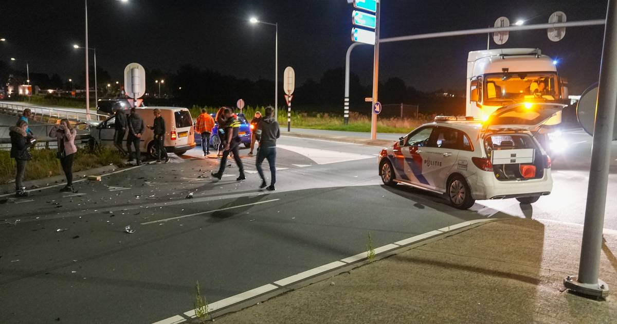 Flinke ravage op de N329 bij Oss na ongeval.