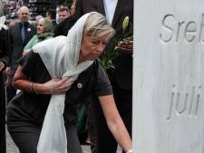 Ollongren kijkt bij Srebrenica-herdenking de geschiedenis recht in de ogen