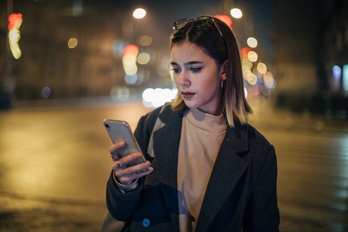 Minder vrouwen hebben een mobiele telefoon.