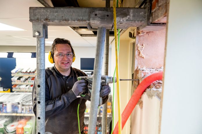 Slager Arend-Jan (41) bouwt nu aan een nieuwe toekomst als timmerman ...