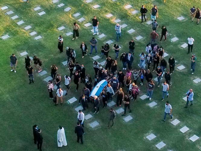 Een laatste adiós: Diego Armando Maradona begraven naast zijn ouders in ‘Tuin van de Vrede’, die nog een hele week bewaakt wordt