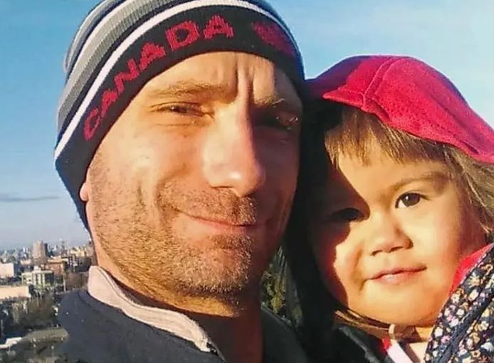 Paul Stanley Schmidt (37) overleed voor de ogen van zijn dochter.