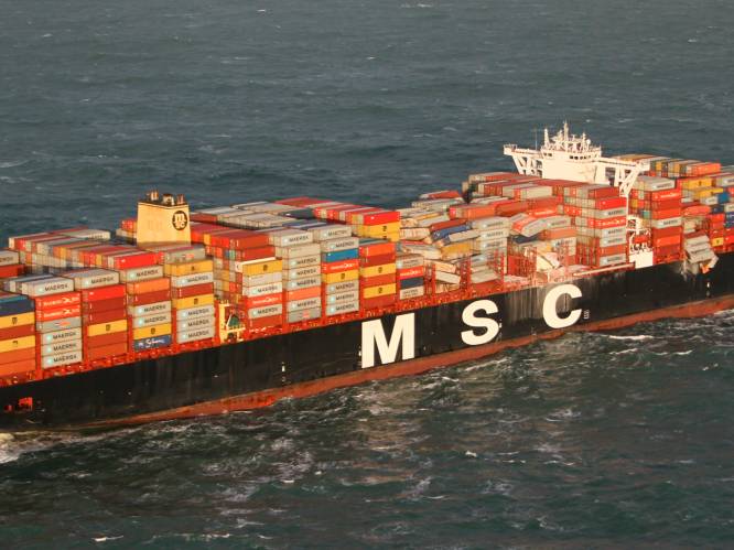 Berging van overboord geslagen containers in Waddengebied aangevat