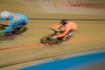 Lavreysen en Büchli naar WK-finale op keirin, sprintsters al klaar