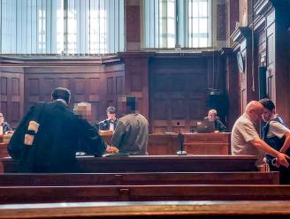 Vrouw bloedt bijna dood na messteken: man voor rechtbank wegens poging moord