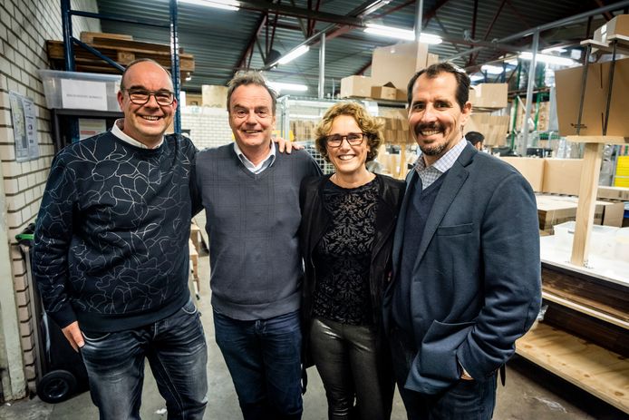 Van links naar rechts: Marco Kluwen van MamaLoes, Jos Verhoeven van Start Foundation, Loes de Volder van MamaLoes en Mike Brady van het Amerikaanse Greyston Bakery.