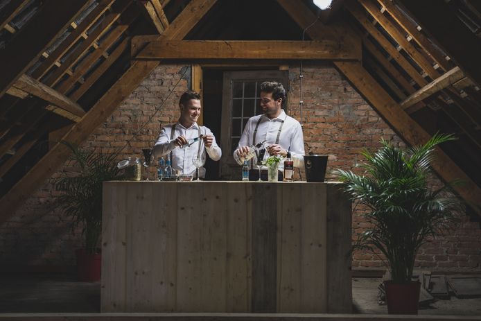 Dario Bal (links) & Michael Andries (rechts) van cocktailtruck Marsjandies