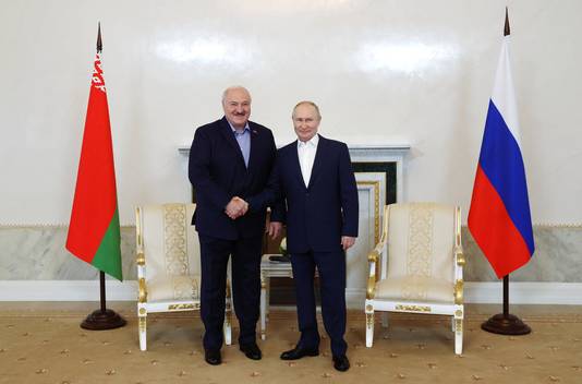 De Russische president Vladimir Poetin en zijn Wit-Russische evenknie Alexander Loekasjenko.