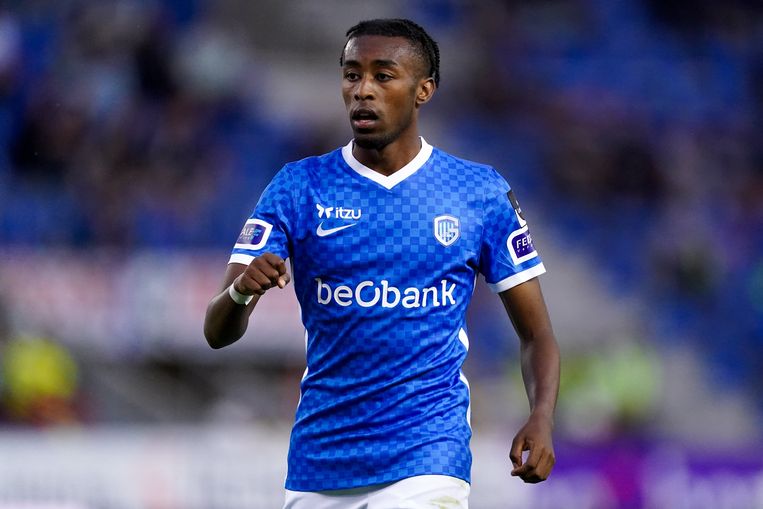 'Als Mike Trésor straks de pannen van het dak speelt, kan ik me de spijt van Anderlecht al voorstellen' Beeld Photo News