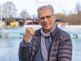 Zwembad De Waterman in Wateringen blijft open. Voorzitter Leo Zwinkels van stichting Waterman Natuurlijk is blij.