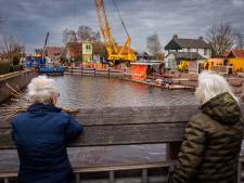 Boten binnenkort weer door kolksluis in Ossenzijl nu nieuwe kademuur klaar is