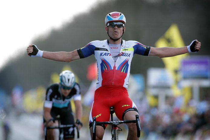 Alexander Kristoff klopt Niki Terpstra en wint de Ronde van Vlaanderen in 2015.