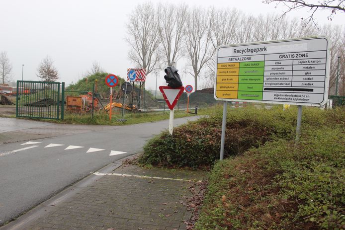 De indeling van het recyclagepark van Zomergem wordt aangepast.